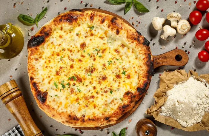 4 Çeşit Peynirli Pizza